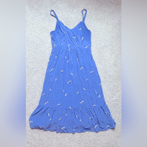 Old Navy Periwinkle Blue Dress with floral detail - Picture 1 of 4